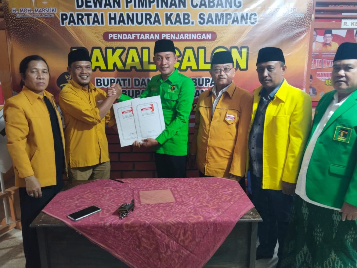 Mendaftarkan Bakal Paslon H Mamak Dan H Ab Di Partai Hanura Sampang, Disambut Hangat