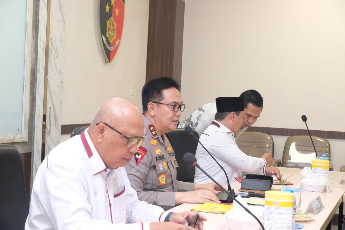 *Kompolnas Mengapresiasi Kesiapan Polda Riau Hadapi Pilkada Serentak 2024*