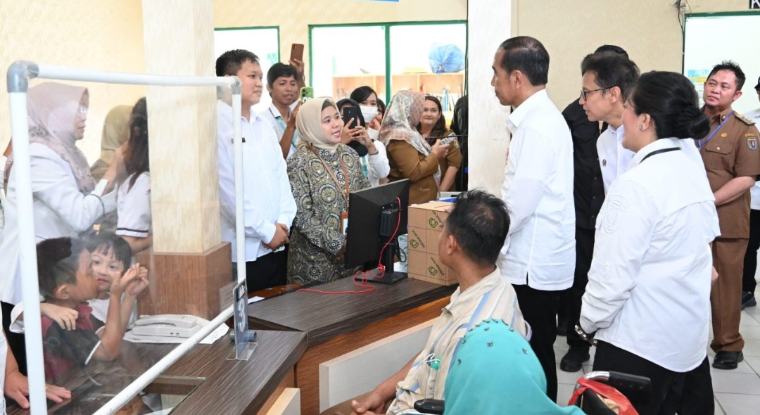 Presiden Jokowi Meninjau (RSUD) Mas Amsyar Kasongan, Mengecek Fasilitas Alat Alat Medis Modern