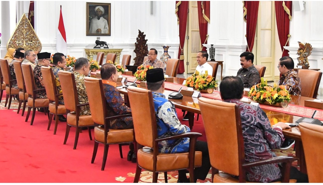 Presiden jokowi Bertemu Dengan Pimpinan (MPR RI) Menegaskan Pentingnya Membangun Sinergitas Nasional