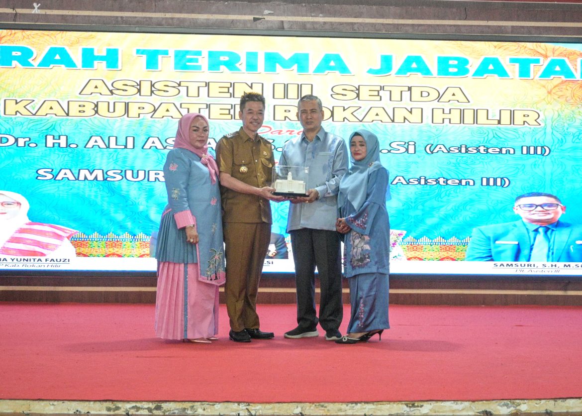 Diwarnai Rasa Haru, Bupati Rohil Hadiri Acara Perpisahan Sekaligus Pengantar Tugas Dr. H. Ali Asfar