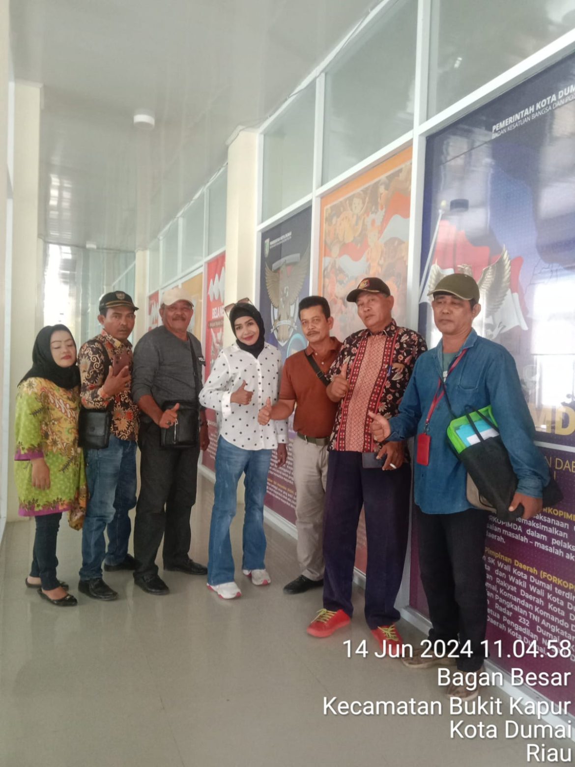 DPC PJI-Demokrasi Kota Dumai Serahkan Surat Pendaftaran ke Kesbangpol Kota Dumai.