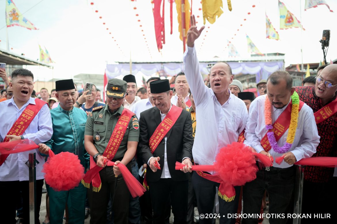 Disambut Meriah Warga, Bupati Rohil resmikan Vihara Setya Kirti di Kota Terapung