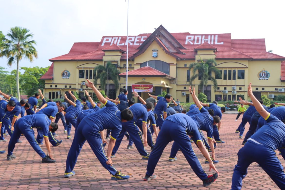 Dalam Rangka Hari Bayangkara ke-78 Polres Rohil Bersama Dengan TNI Gelar Olaraga Bersama