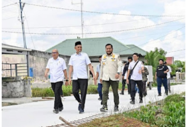 Peninjauan Pekerjaan Peningkatan Jalan Pemuda Darat Oleh Walikota Dumai