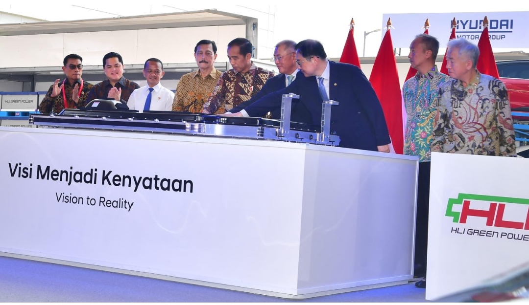 Presiden Joko Widodo Meresmikan Ekosistem Baterai dan Kendaraan Listrik Terbesar di Asia Tenggara