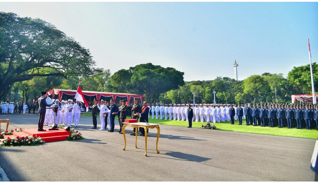 Presiden Jokowi Lantik 906 Perwira Remaja TNI dan Polri dalam Praspa 2024