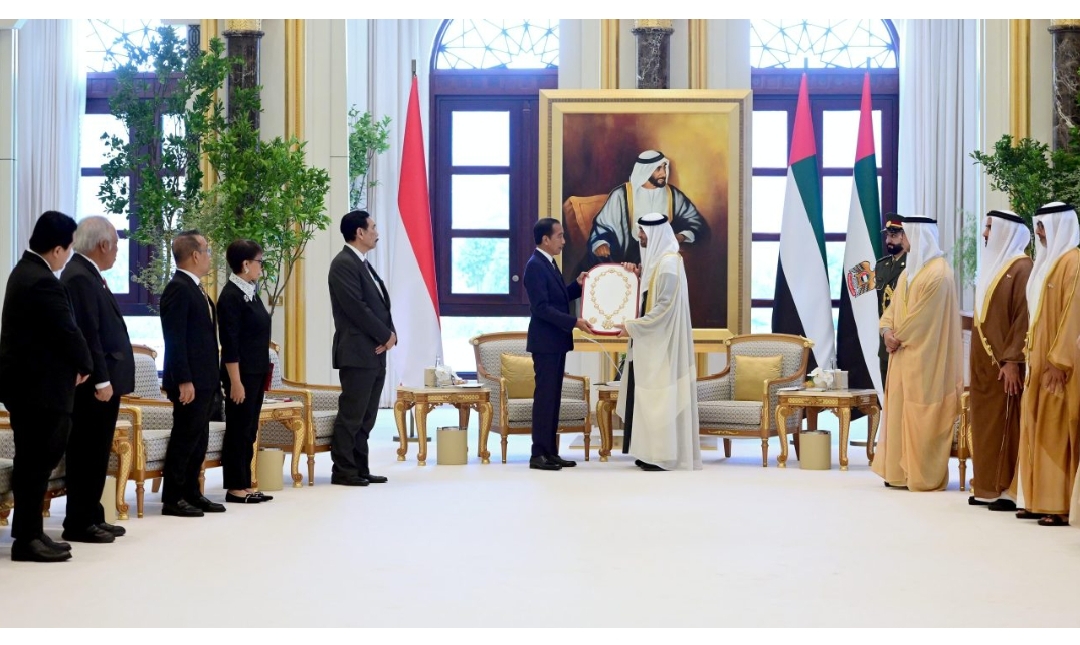 Presiden Jokowi Terima Penghargaan Order of Zayed
