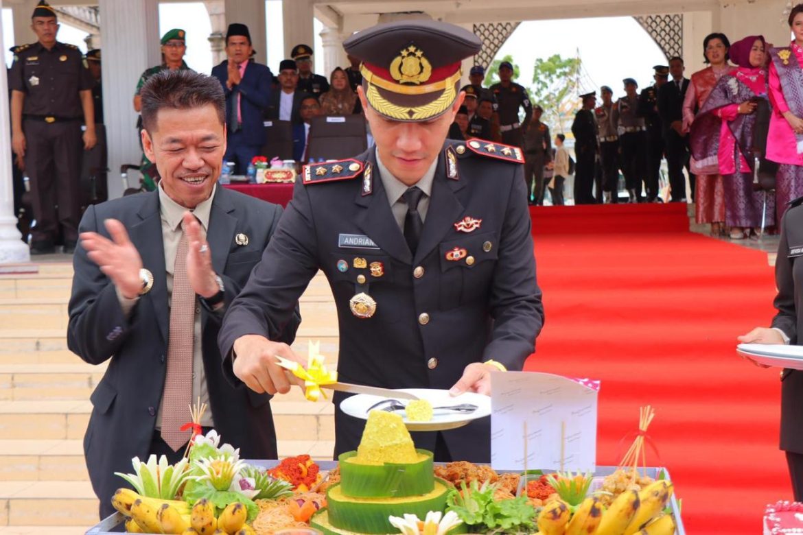 Bupati Rohil Hadiri Upacara Peringatan HUT Bhayangkara ke-78
