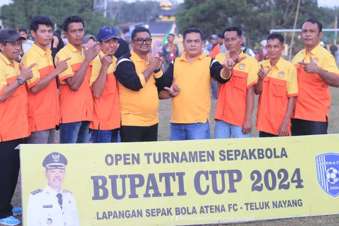 Ketua KONI Rohil Samsuri Resmi Tutup Turmamen Sepakbola Bupati Cup 2024 di Pujud
