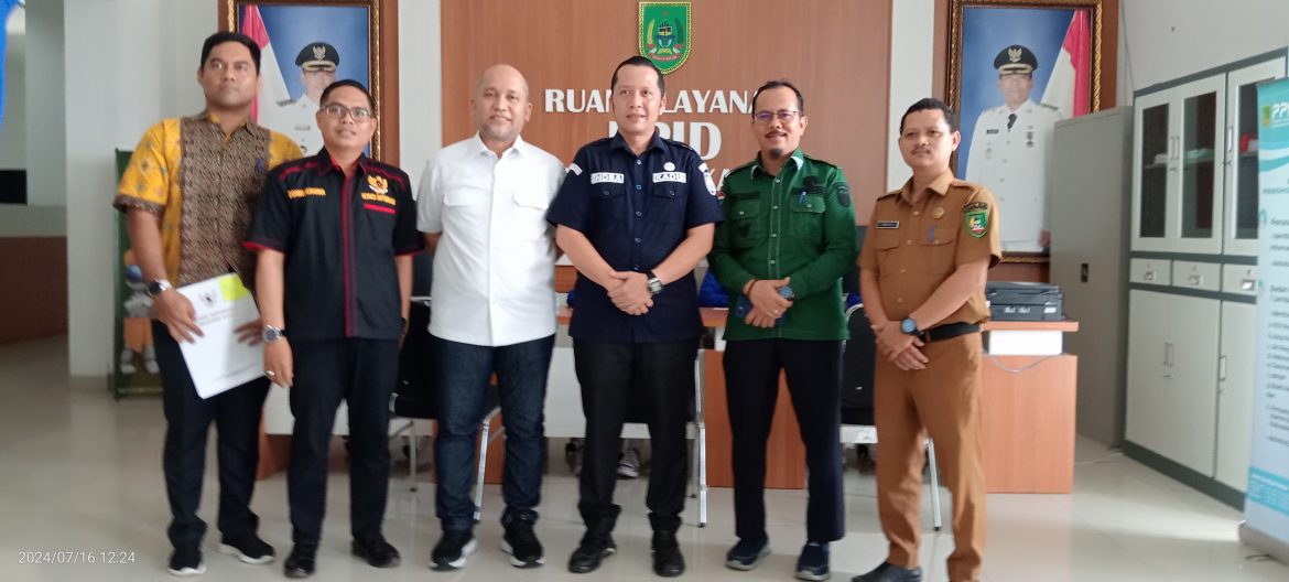 Tim Monev KI Provinsi Riau Lakukan Evaluasi Terhadap Pelayanan PPID Diskominfotik Rohil