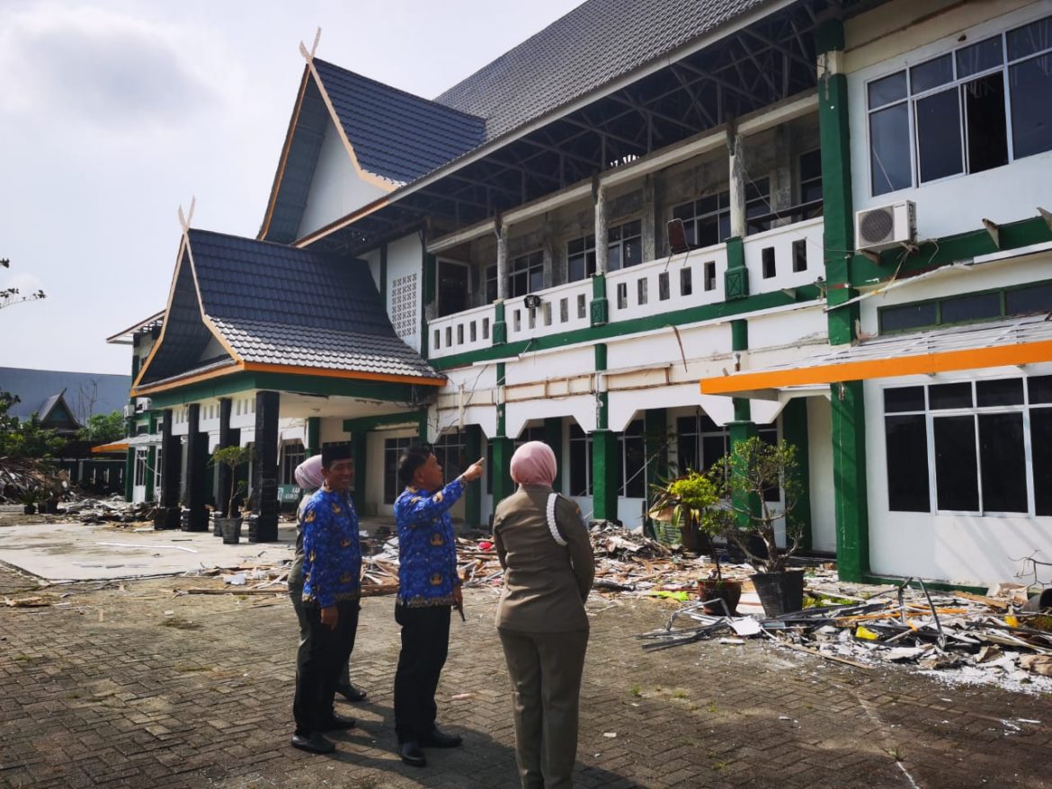 Bupati Asmar Tinjau Renovasi Kantor Bupati