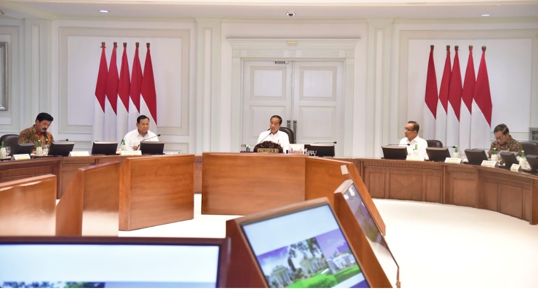 Pimpin Ratas RAPBN 2025, Presiden Jokowi: Waspadai Risiko Ekonomi Global