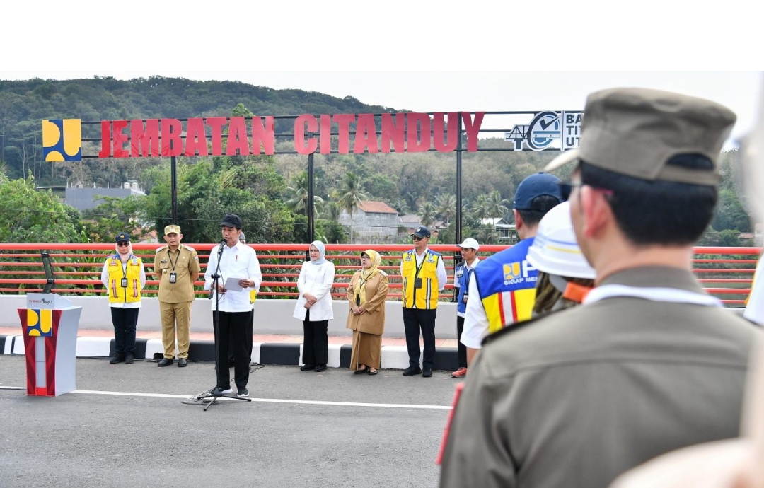 Resmikan Sejumlah Infrastruktur Penting di Jawa Barat, Presiden Jokowi: Tingkatkan Konektivitas dan Efisiensi Logistik
