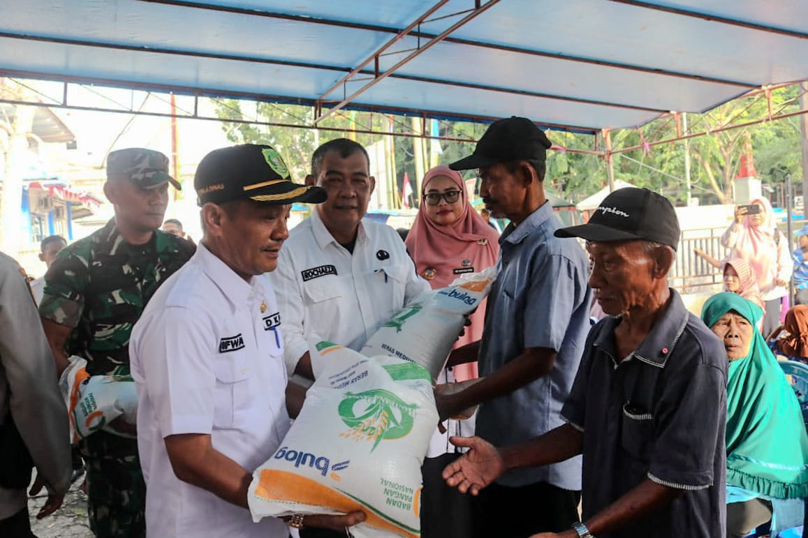 Pemkab Kepulauan Meranti Kembali Salurkan Beras Cadangan Pangan Pemerintah Bagi Masyarakat Penerima Manfaat