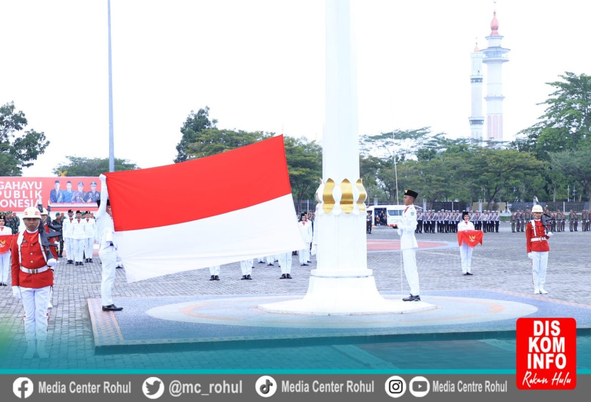 *Bertidak Sebagai Irup Upacara HUT RI Ke 79 Tingkat Kab.Rohul, Bupati Sukiman Ajak Generasi Muda Jaga Persatuan*