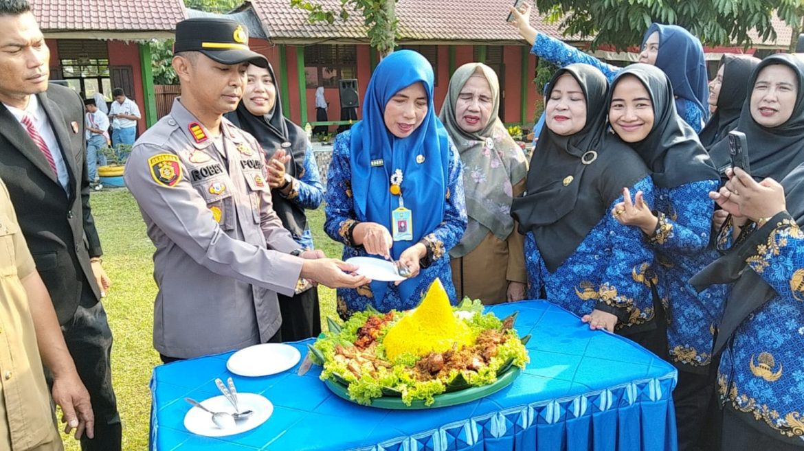 SMK Negeri I Ujungbatu Gelar Peringatan HUT RI Ke-79