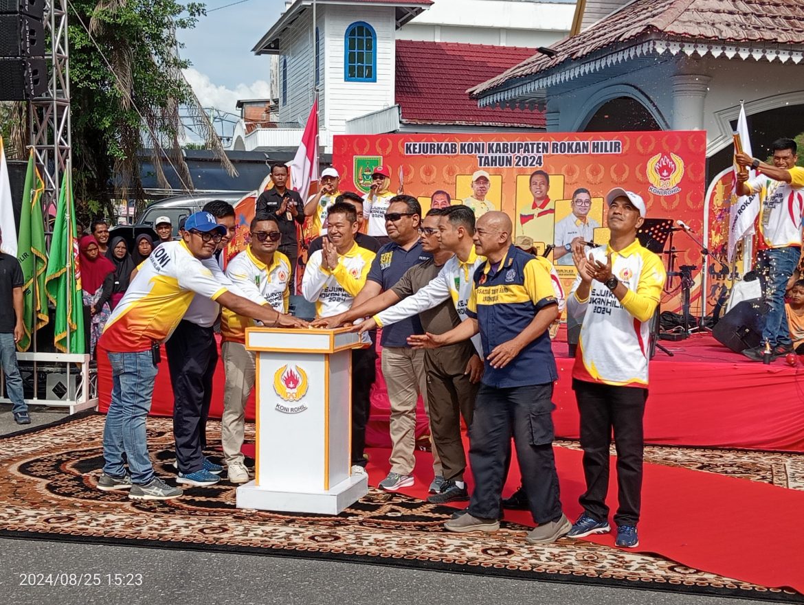 Kerjukab KONI Rohil 2024 Resmi di Buka, Bupati Targetkan Peringkat III Pada PORPROV 2026