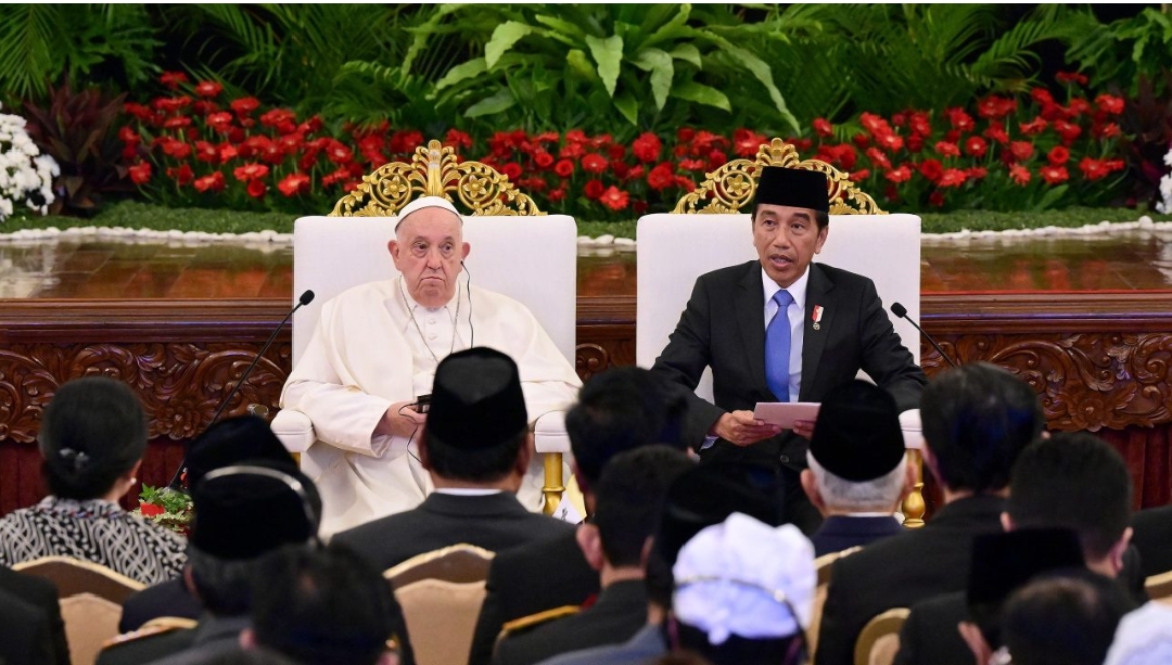 Presiden Jokowi dan Paus Fransiskus Serukan Toleransi dan Perdamaian dalam Kunjungan Bersejarah di Indonesia