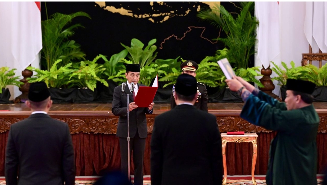 Presiden Jokowi Lantik Menteri Sosial dan Kepala BNPT di Istana Negara Jakarta