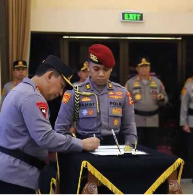 Kapolri Pimpin Pelantikan Sejumlah Kapolda dan Pengukuhan 2 Jabatan Baru di Tubuh Polri