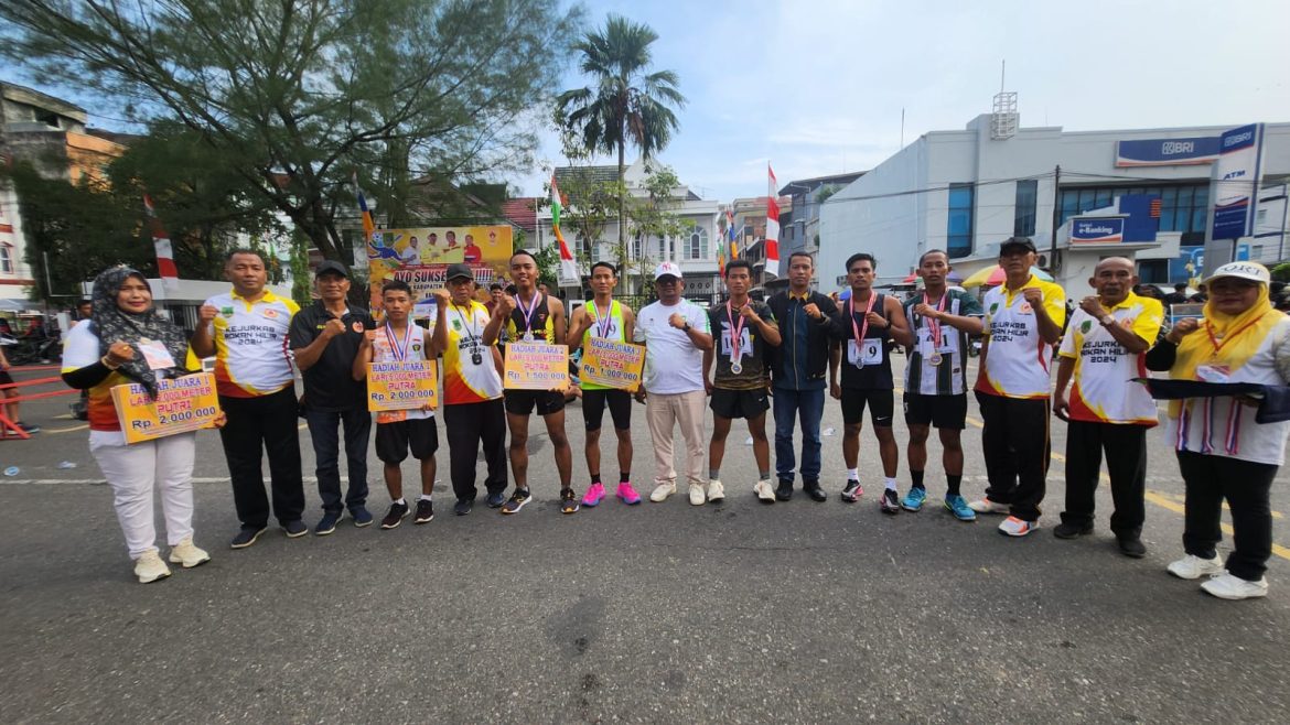 Ketua KONI Rohil, Samsuri SH. M.Si, Lepas 133 Pelari Cabor Atletik Nomor 5000 Meter, Ini Juaranya…