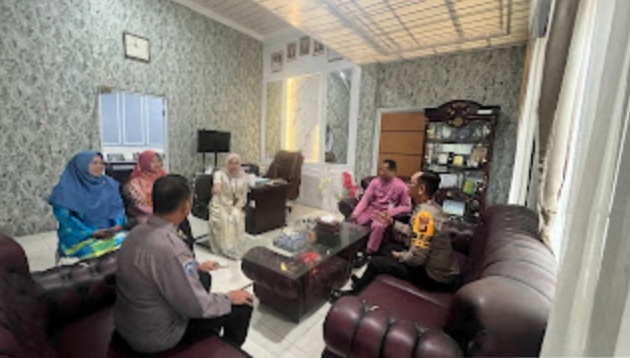 Bertempat di Ruang Sekcam, Polsek Dumai Barat melaksanakan kegiatan Cooling System Rangka Operasi Mantap Praja Lancang Kuning 2024