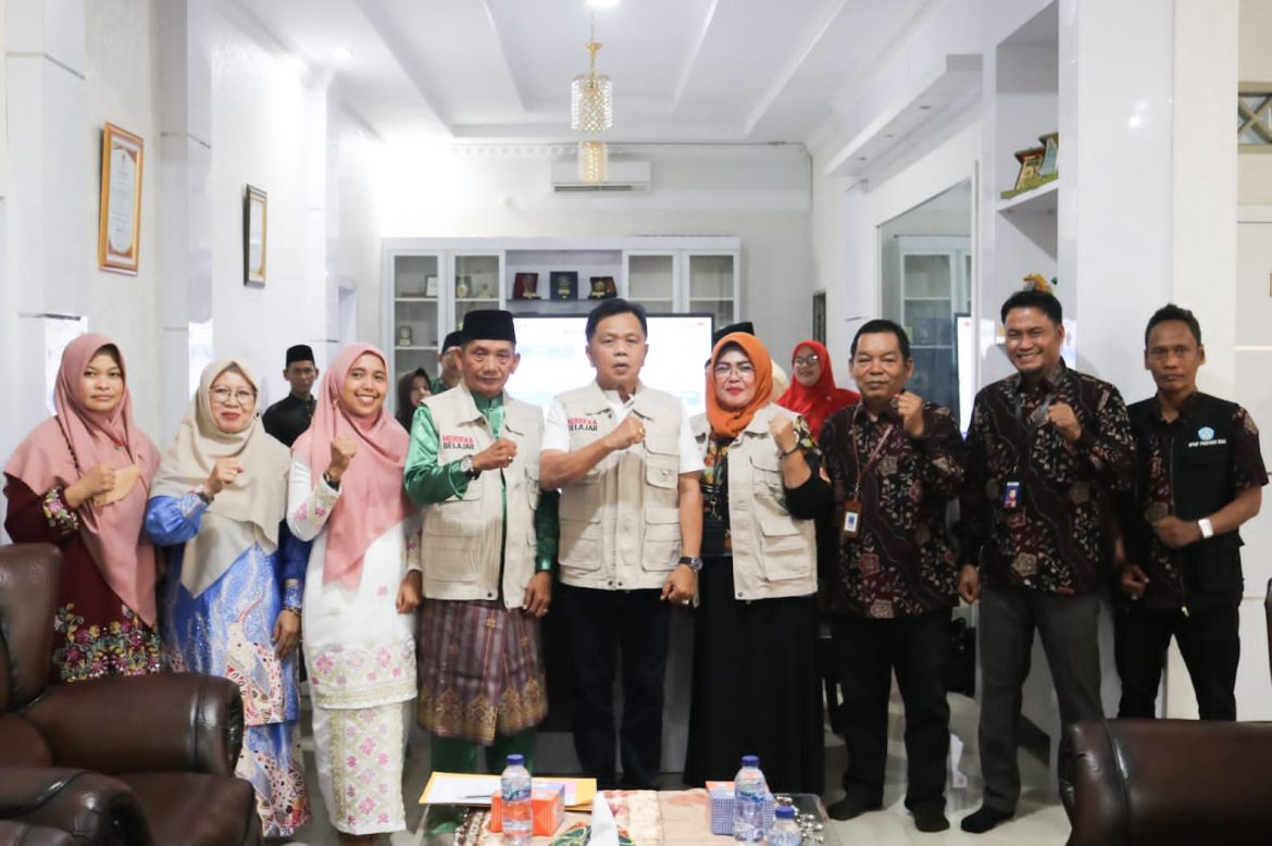 Sampaikan Rapor Program Pendidikan, Kepala BPMP Provinsi Riau : Capaian Program Pendidikan di Meranti Tahun 2024 Baik dan Tinggi