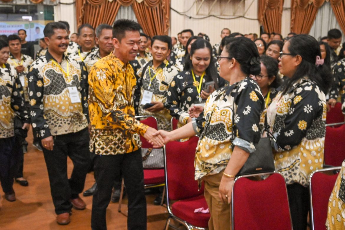 Bupati Rohil Buka Secara Resmi Pertemuan Pendeta dan Pengurus Gereja Se-Rohil Tahun 2024