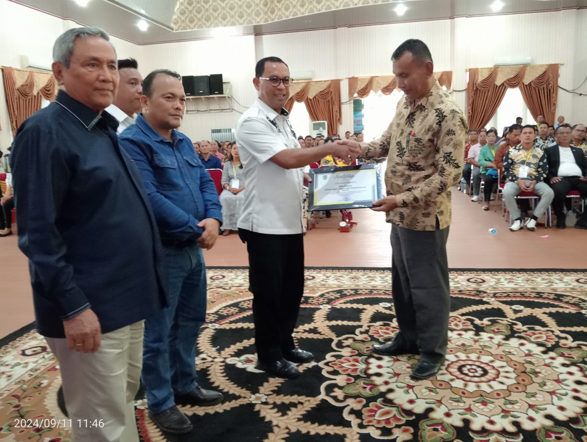 Sekdakab Rohil Tutup Kegiatan Pertemuan Pendeta dan Pengurus Gereja Se-Rohil Tahun 2024