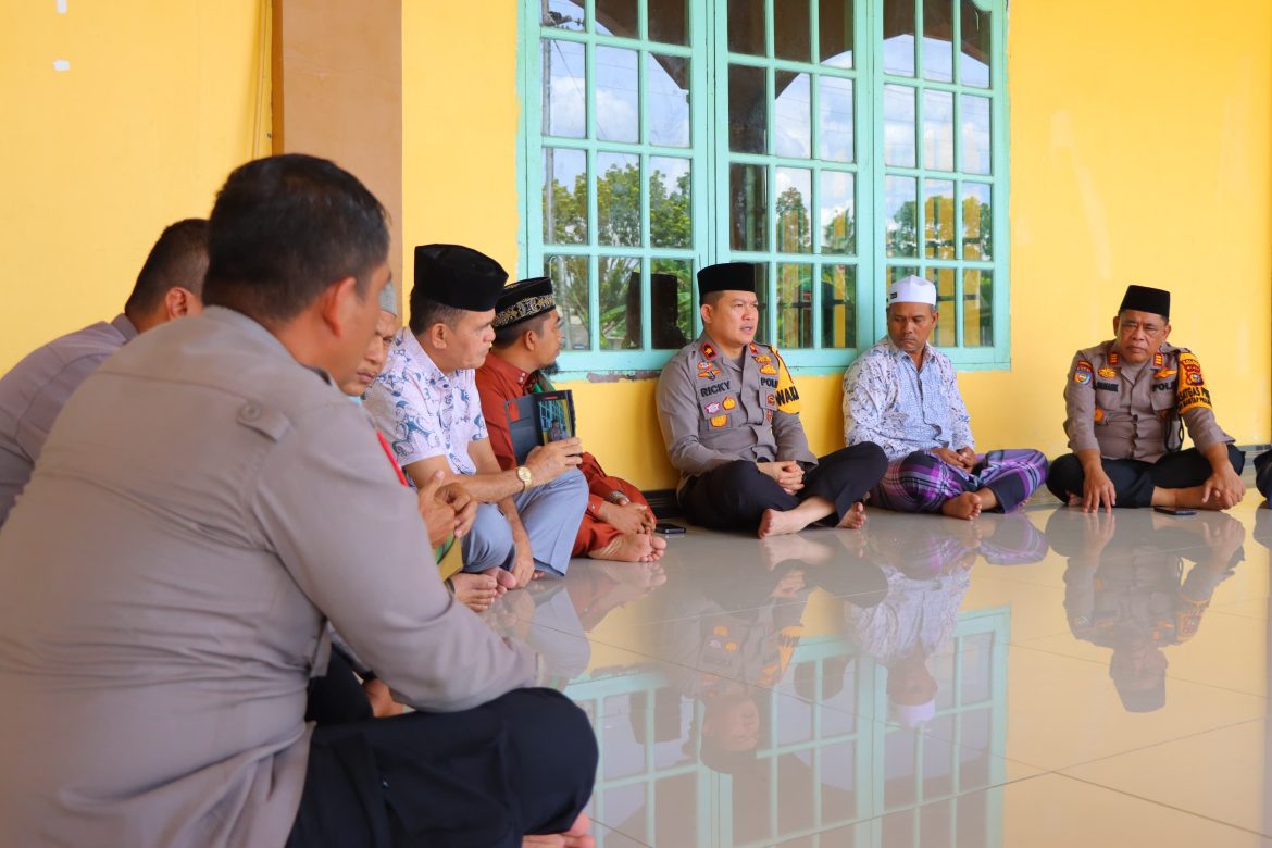 Wakapolres Rohil Cooling System Jamaah Masjid Baiturrahim Cempedak Rahuk 