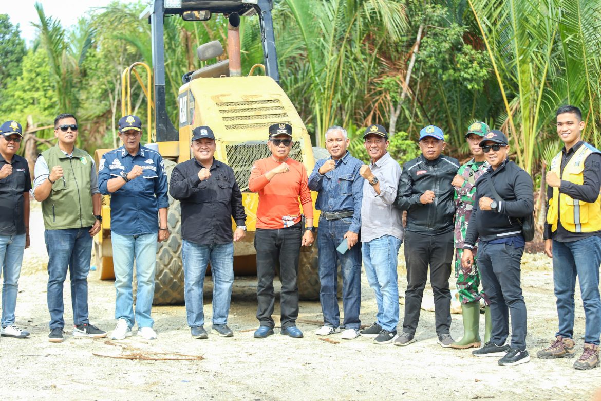 Tinjau Proyek Jalan Alai-Kampung Balak, Asmar : Insyaallah Rampung Tahun ini