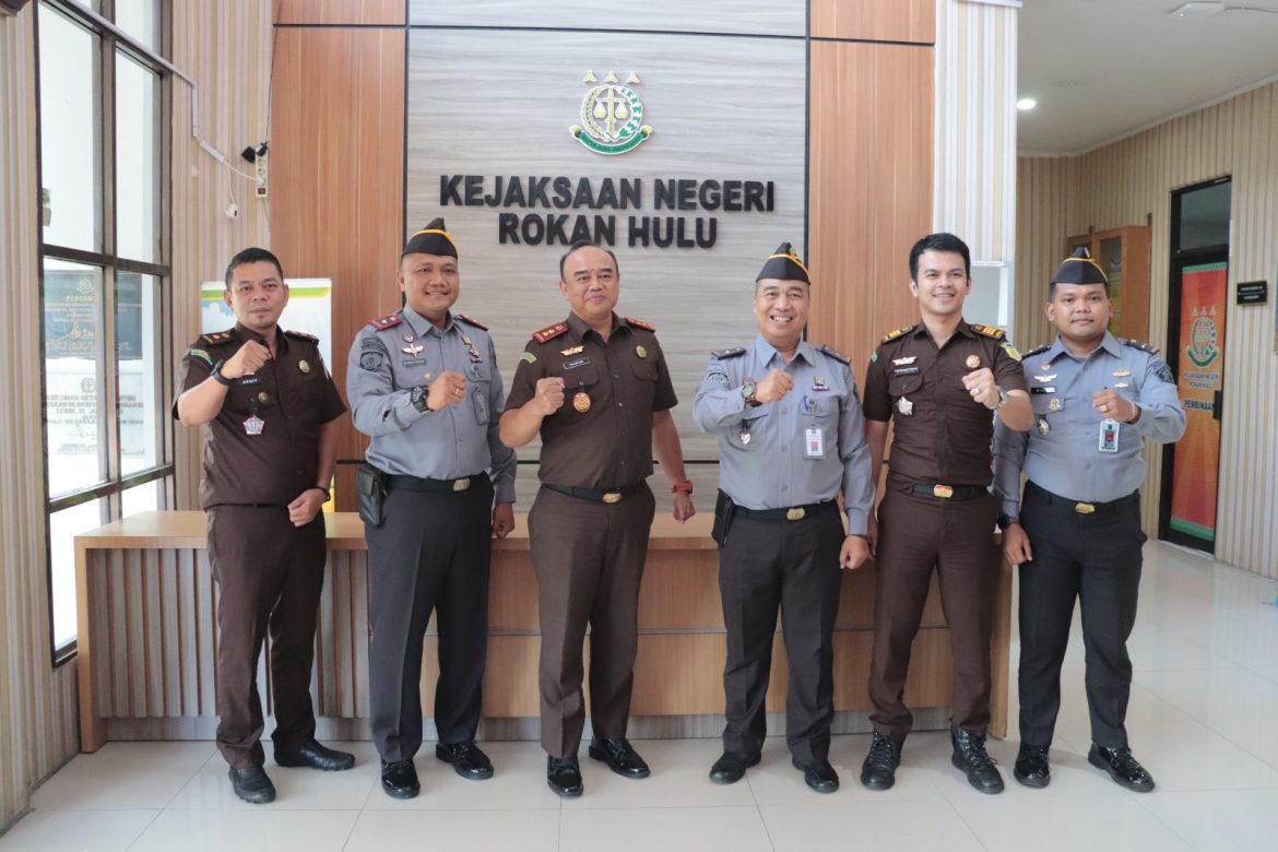 JALIN KOMUNIKASI DAN SINERGITAS KALAPAS PASIR PENGARAIAN KUNJUNGI KAJARI ROHUL