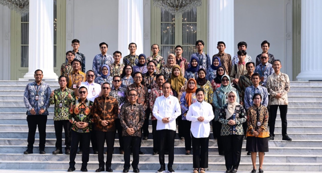 Jelang Purnatugas, Presiden Jokowi dan Ibu Iriana Pamitan dengan Keluarga Besar Istana