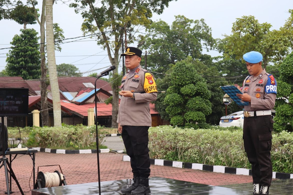Pimpin Apel Pagi, Kapolres Rohil Beri Amanat Personel Harus Jaga Integritas dan Netralitas Pilkada 2024.