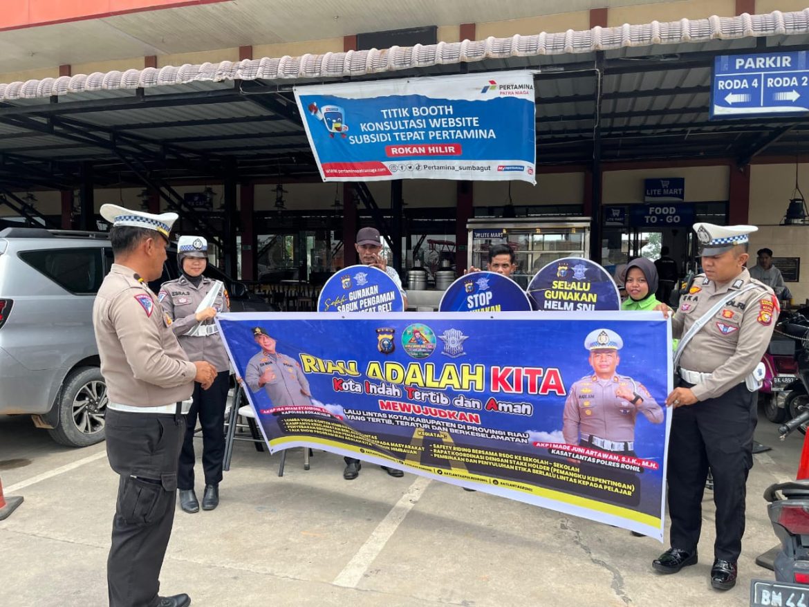 Satlantas Polres Rohil Himbaun Tertib berlalulintas dalam rangkaian “Riau Adalah Kita”… 