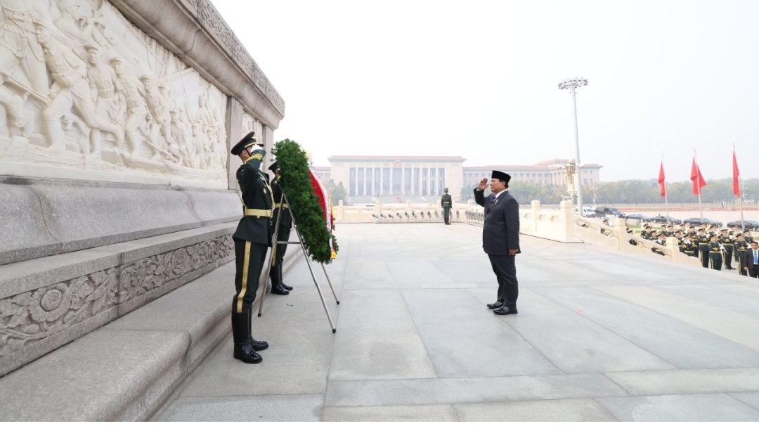 Presiden Prabowo Kunjungi Monumen Pahlawan Rakyat di Beijing