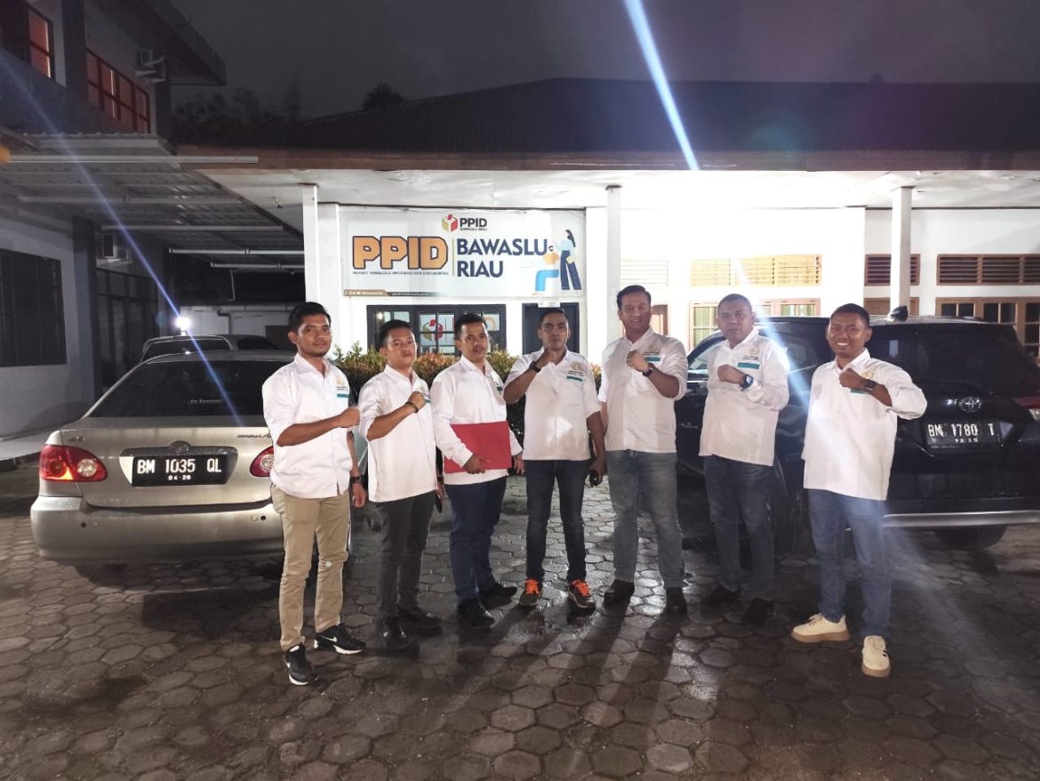 Laporan Tim Hukum BiJak Di Terima Sekretariat Bawaslu Riau Dan Penyidik Gakkumdu Polda Riau