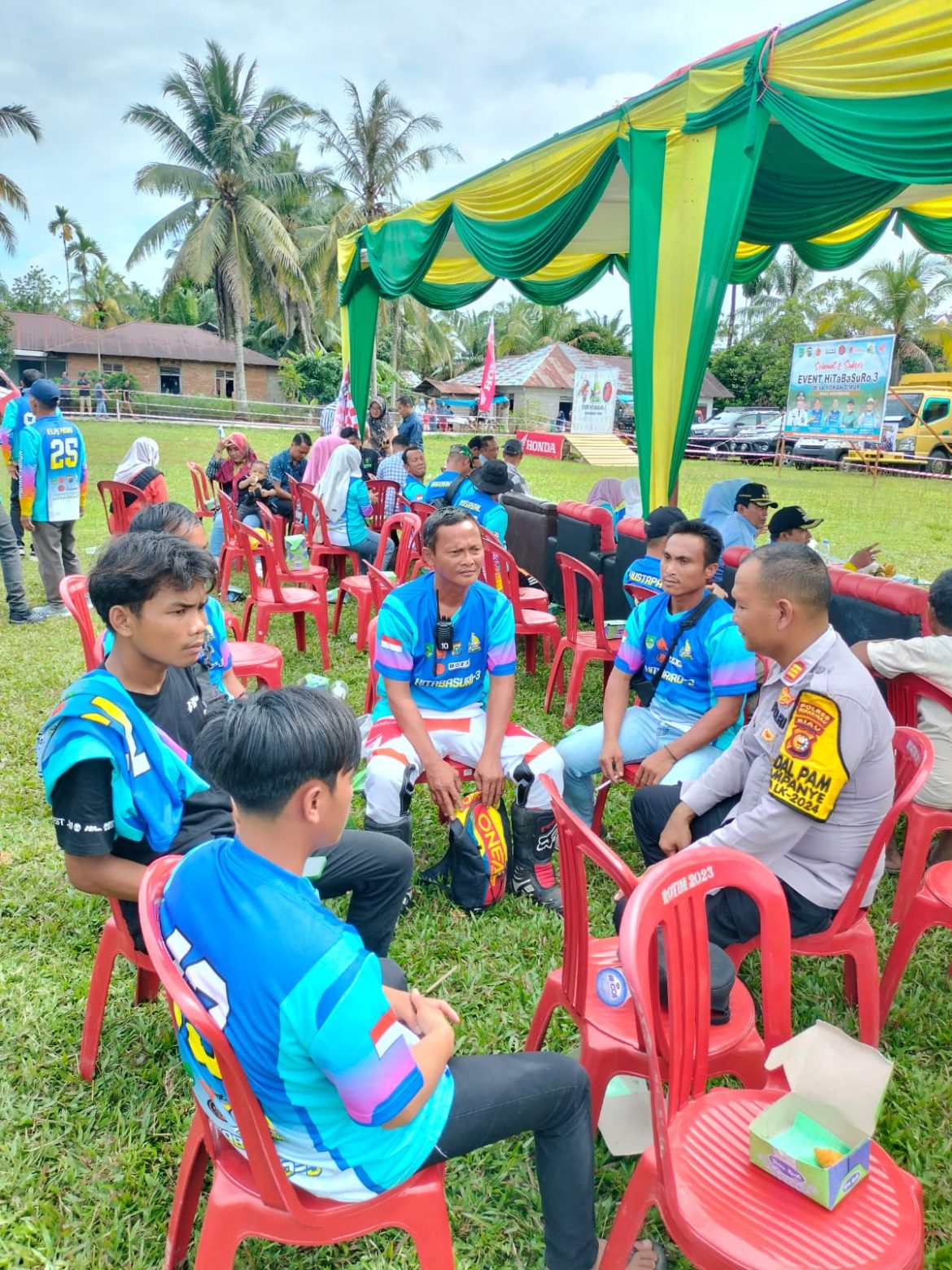 Coolling System Dan Edukasi Pilkada Tahun 2024, Kapolsek Berpesan Untuk Ciptakan Kamtibmas Yang Damai.