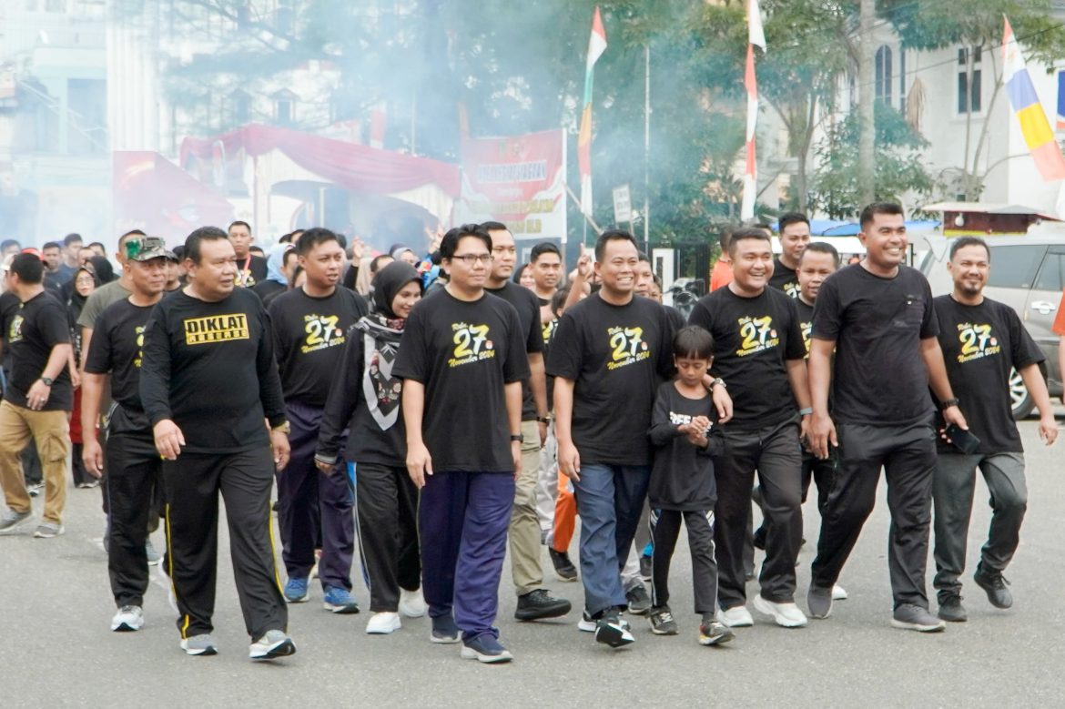 *Jalan Santai Bersama KPU Rokan Hilir, Plt. Bupati Sulaiman Ajak Warga Sukseskan Pilkada Damai*