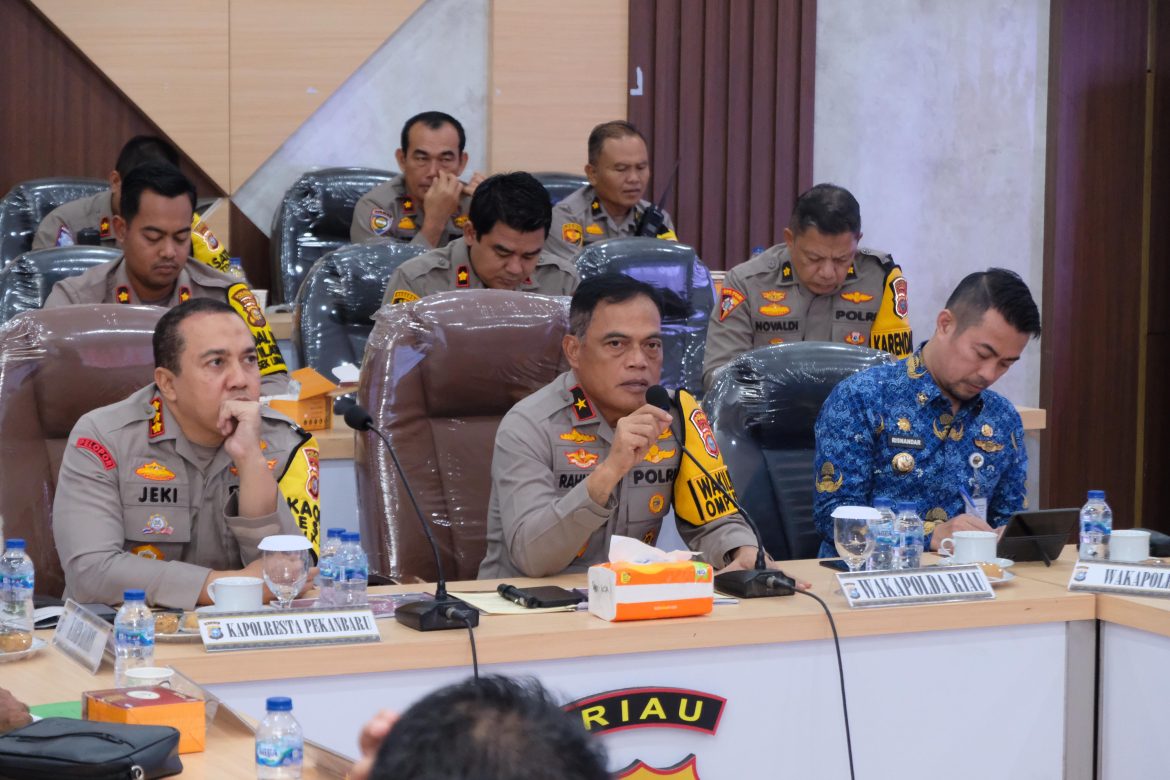 Kesiapan Pelaksanaan Pilkada di Pekanbaru: Wakapolda Riau Tinjau Langsung Persiapan di Polresta Pekanbaru 