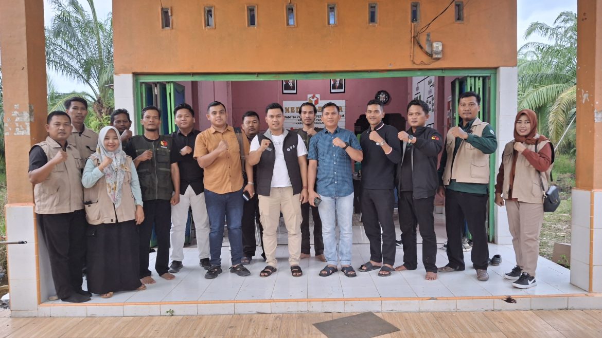 Bawaslu Dan Tim Gakkumdu Polres Rohil Telusuri Foto C Pemberitahuan Serta Sembako Murah ASSET