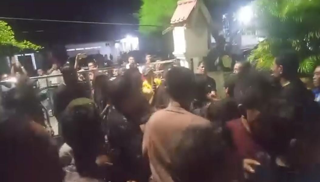 Kerumunan di Rumah Dinas Bupati Rokan Hilir Memanas, Bawaslu Diminta Segera Tindak lanjuti