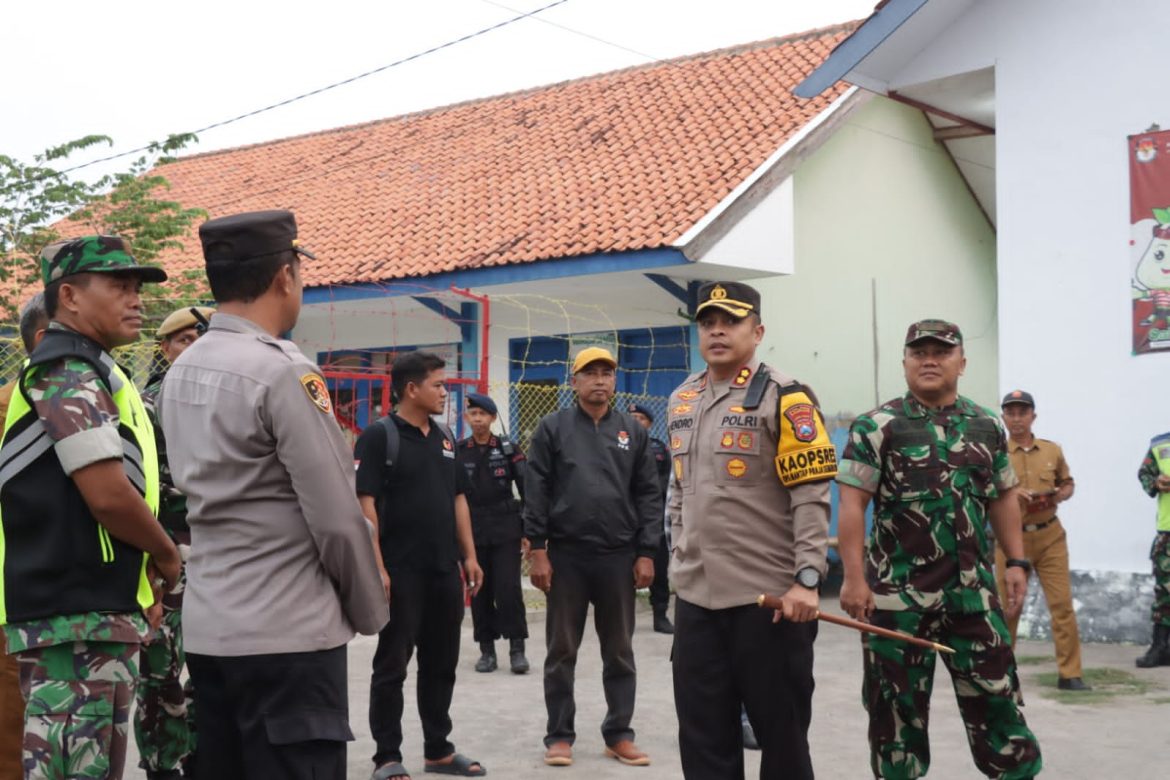 H-2 Puncak Pilkada, Kapolres Sampang Dan Dandim 0828/Sampang Laksanakan Patroli Kamtibmas