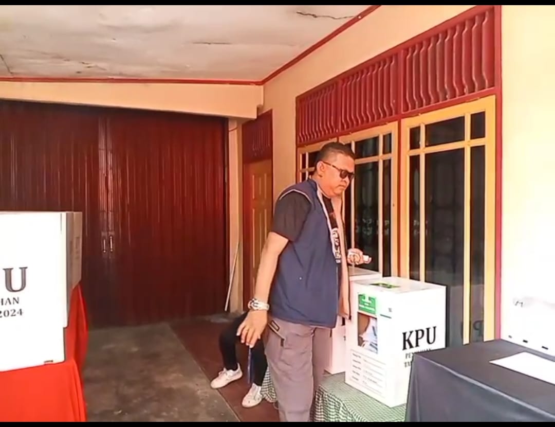 Ketua KNPI Riau Nyoblos di TPS 02, Larshen Yunus Ajak Semua Pihak Jaga Kondusifitas