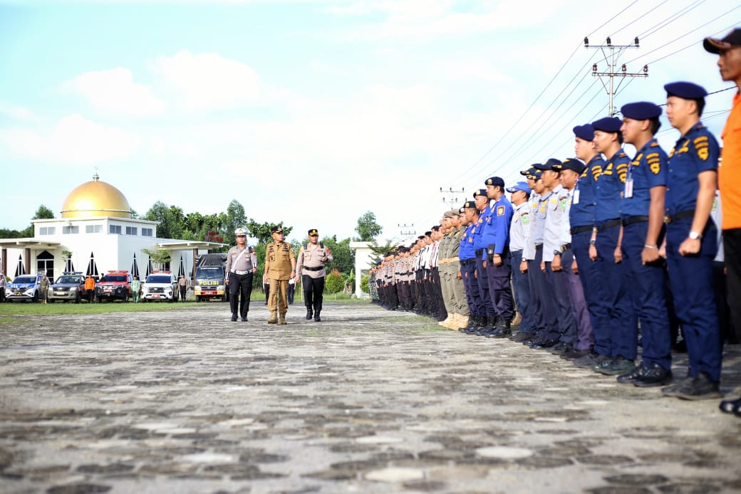 Bupati Asmar Pimpin Apel Gelar Pasukan Operasi Lilin Lancang Kuning Tahun 2024