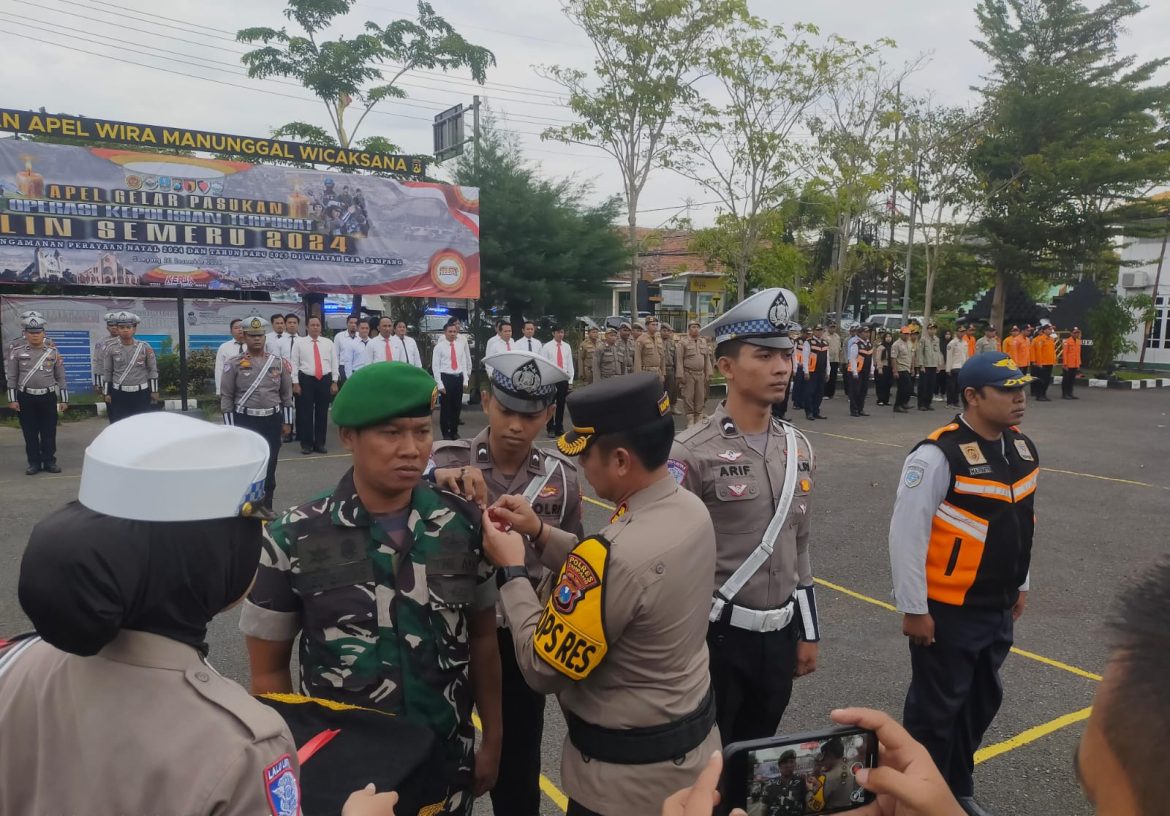 Jelang Nataru, Polres Sampang Gelar Apel Pasukan Operasi Lilin Semeru 2024