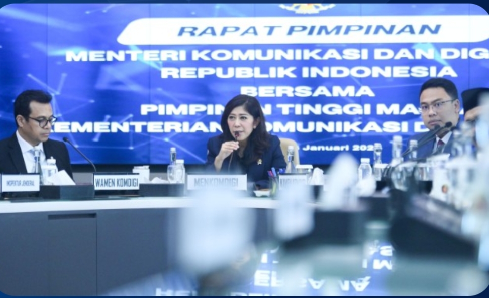 Menkomdigi Meutya Hafid Tegaskan Pentingnya Kekompakan di Rapat Pimpinan Perdana