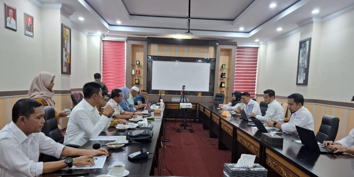 *Komisi I DPRD Kepulauan Meranti Konsultasi ke BKN Regional XII Terkait Honorer dan PPPK*