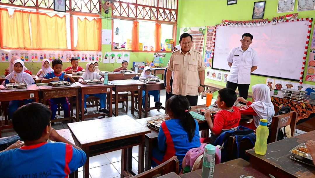 Presiden Prabowo Subianto Tinjau Pelaksanaan Makan Bergizi Gratis di Jakarta